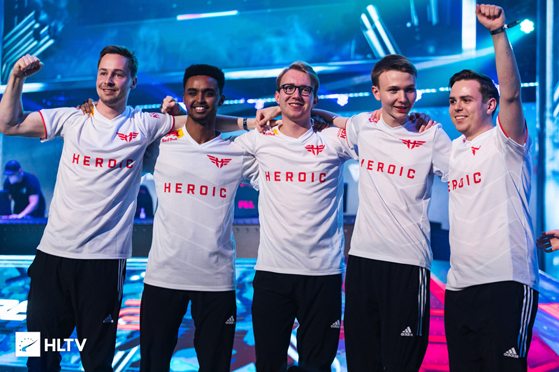 也彰显了中 也彰显了中