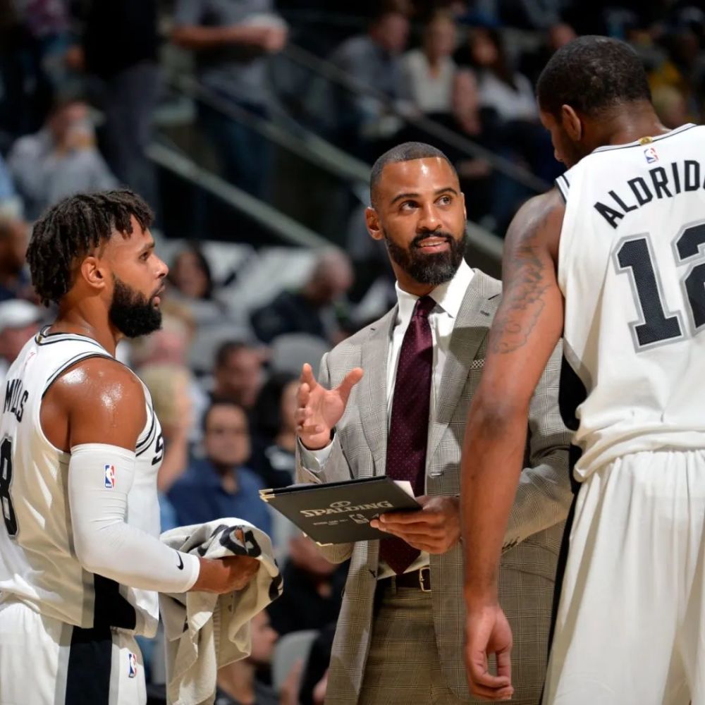 的形式拉近 的形式拉近