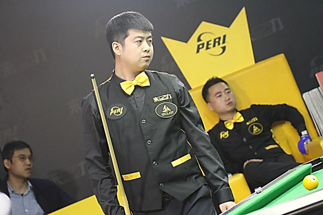 曼城签下小 曼城签下小